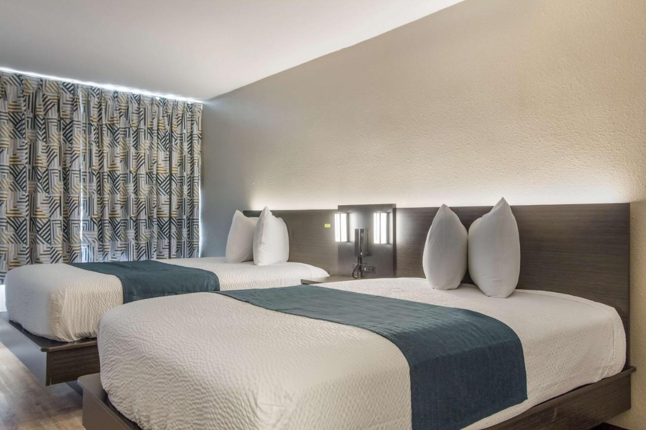 Motel 6 Groves, Tx Екстер'єр фото