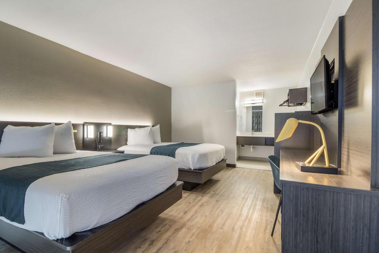 Motel 6 Groves, Tx Екстер'єр фото
