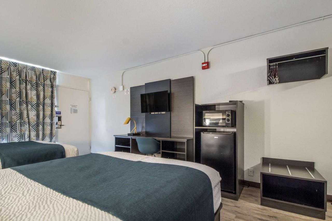 Motel 6 Groves, Tx Екстер'єр фото