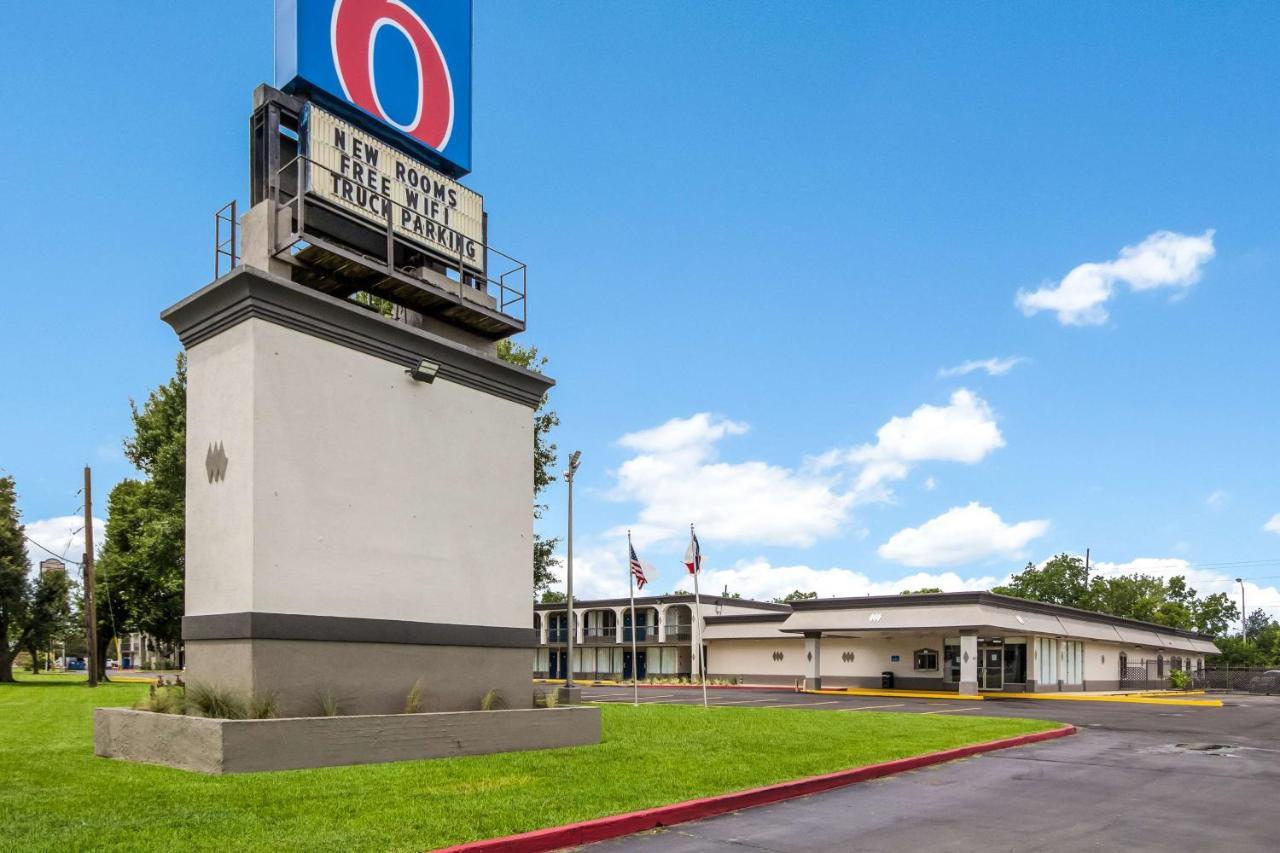 Motel 6 Groves, Tx Екстер'єр фото