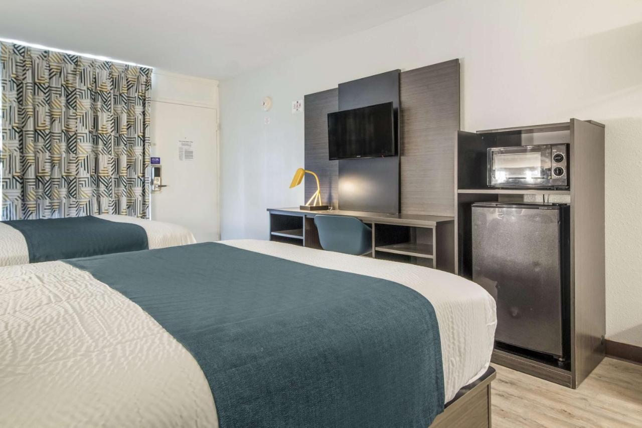 Motel 6 Groves, Tx Екстер'єр фото