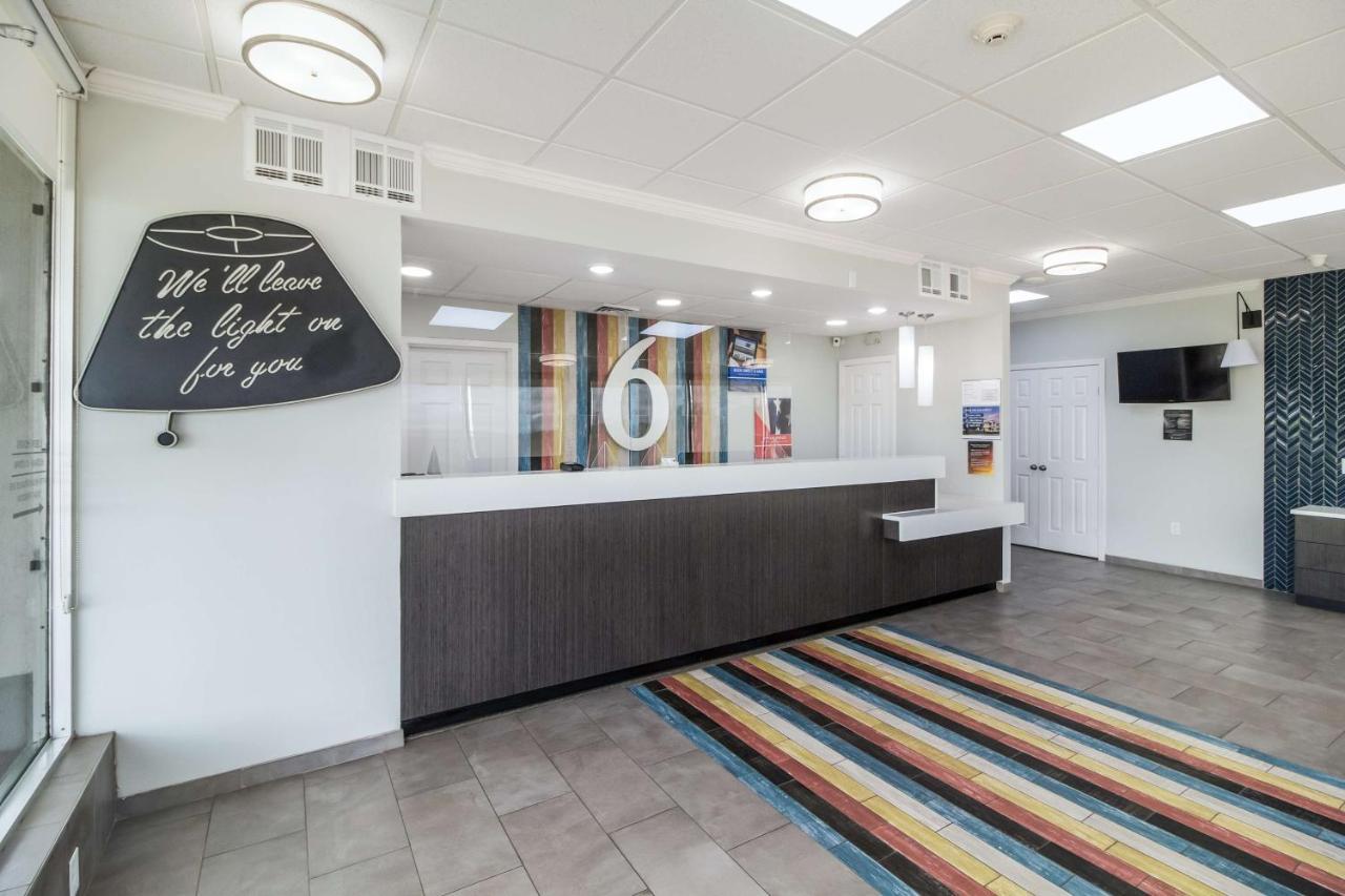Motel 6 Groves, Tx Екстер'єр фото