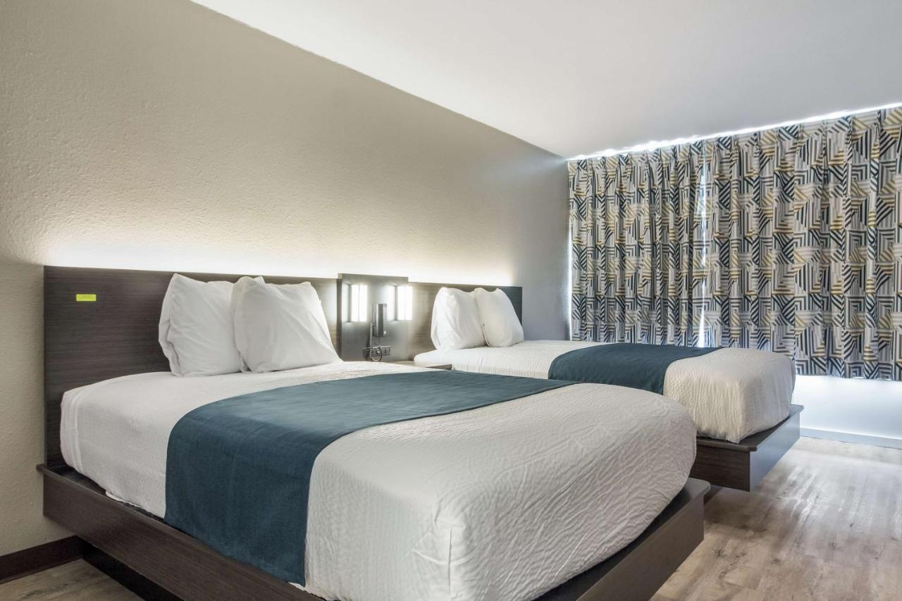Motel 6 Groves, Tx Екстер'єр фото