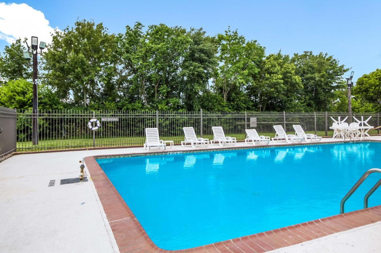 Motel 6 Groves, Tx Екстер'єр фото